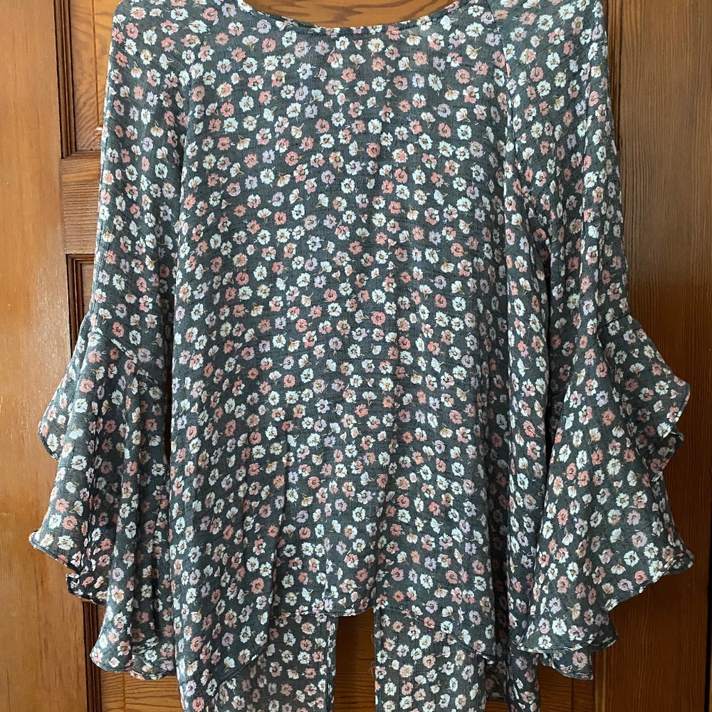 Lauren Conrad split-back peasant sleeve blouse